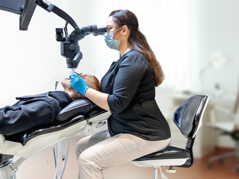 Zubní lékař - MUDr. Ivan Blažek